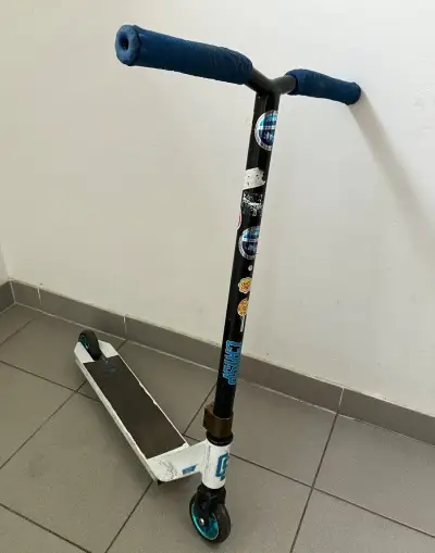 Freestyle koloběžka Crisp Blitz