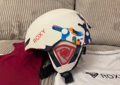 Lyžařská helma dámská Roxy Avery