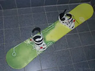 154 CM SNOWBOARD NITRO + VÁZÁNÍ NITRO