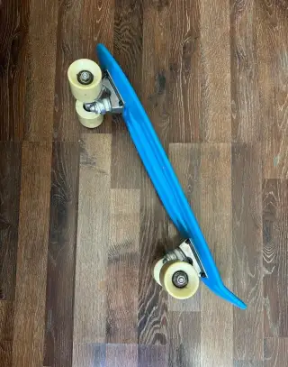 Dětský skateboard v výborném stavu.