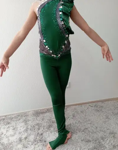 Overal na moderní gymnastiku