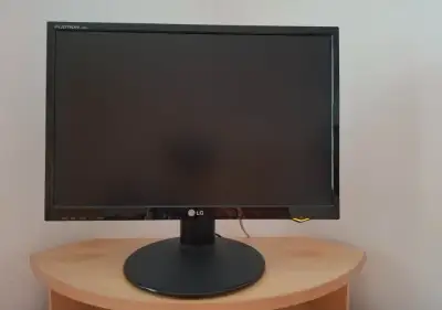 Monitor LG Flatron L226WU uhlopř.56 cm