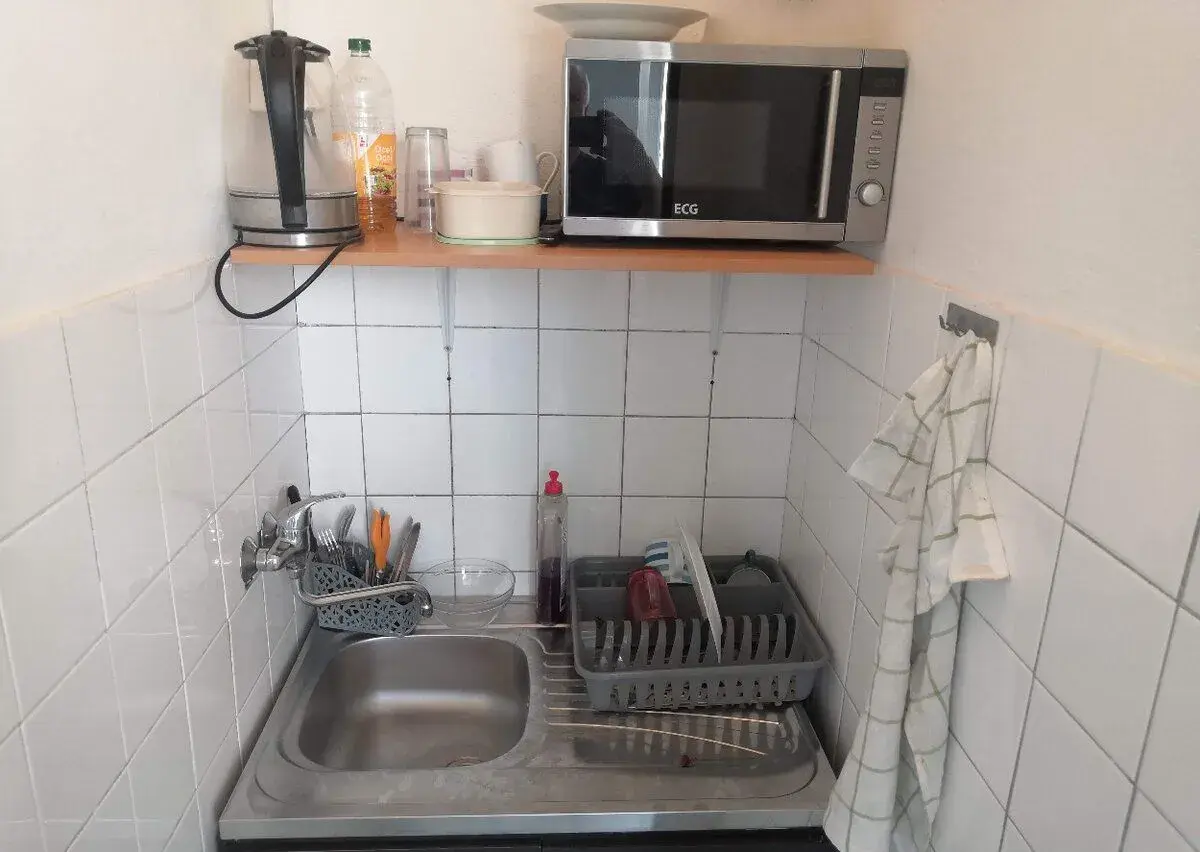 PRONÁJEM KANCELÁŘE S PARKOVÁNÍM V PROSTĚJOVĚ.