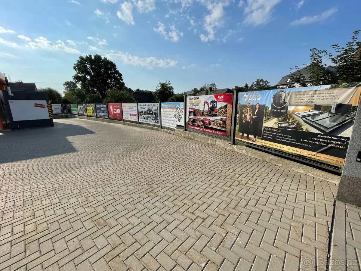 Nabídka pronájmu reklamní plochy – frekventovaná automyčka R