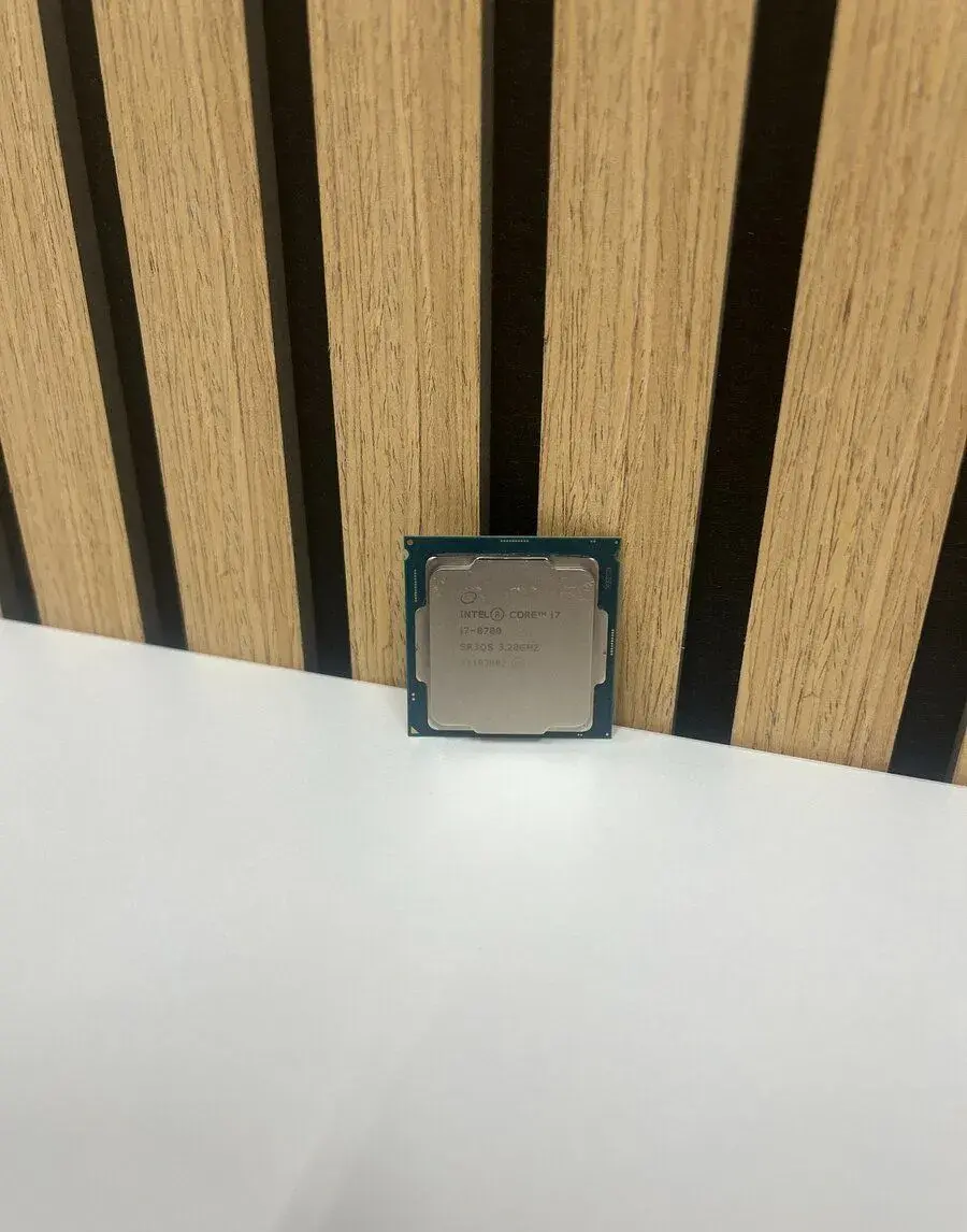 Intel i7 8700 /6/12 jader/ Socket 1151 Otestovaný Záruka