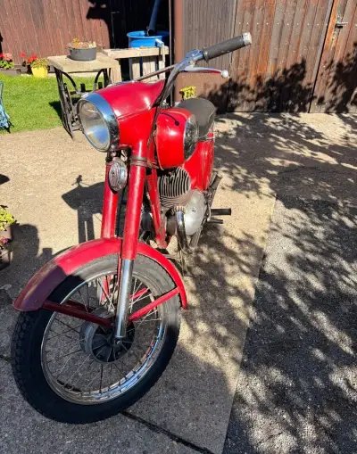 Jawa 350/ 360 Panelka