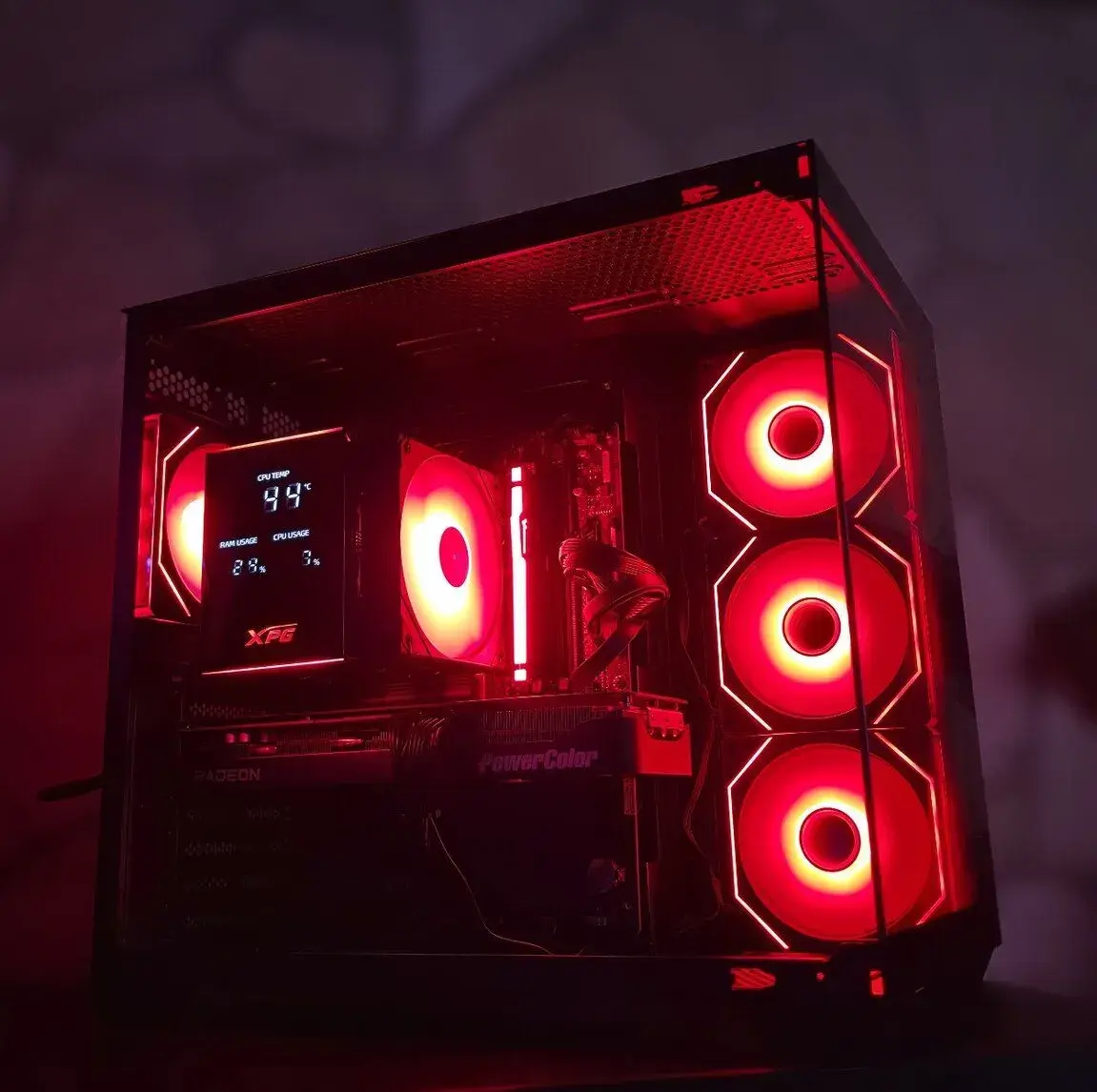Herní PC AM5/ Ryzen 7 9800X3D / RX 9070 XT / 1TB NVMe / Wifi