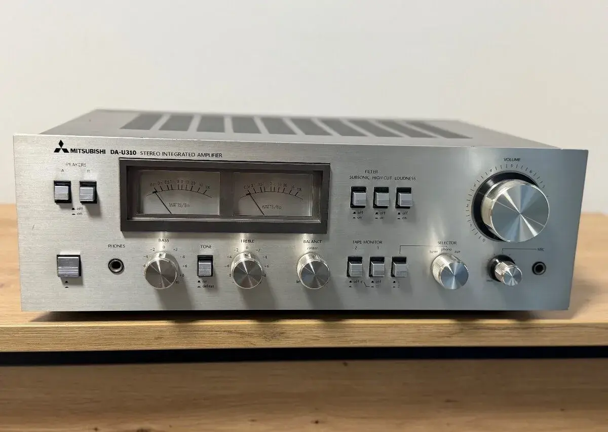 MITSUBISHI DA-U310 VINTAGE STEREO ZESILOVAČ