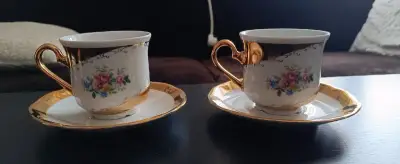 Retro porcelánové šálky na kávu – květinový motiv a zlato
