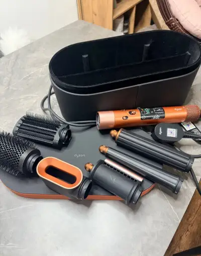 Dyson Airwrap i.d. – měděná/černá, originální pouzdro