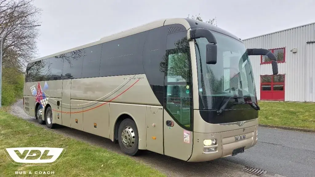 MAN Lions Coach R 09