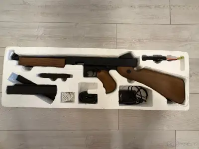 Airsoft Thompson – celokov + imitace dřeva