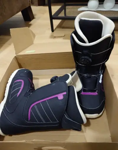 Krásné snowboardové boty Raven vel. 41