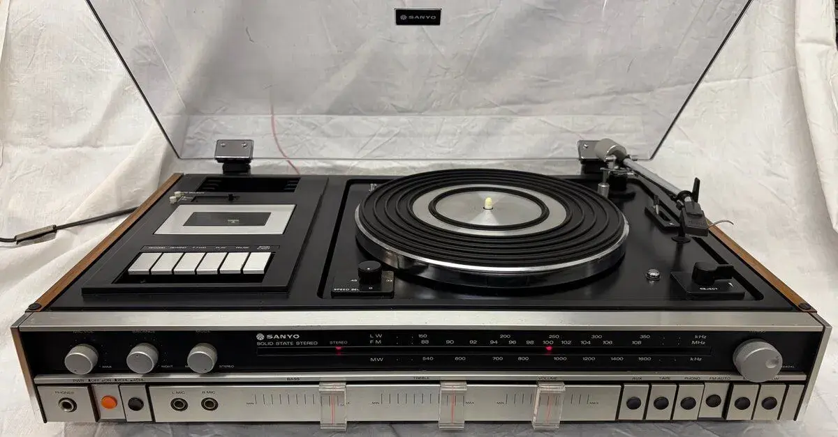 Trojkombinace Sanyo 70leta