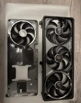 ASUS Rog Astral 5090 OC Edition(přední a zadní kryt)