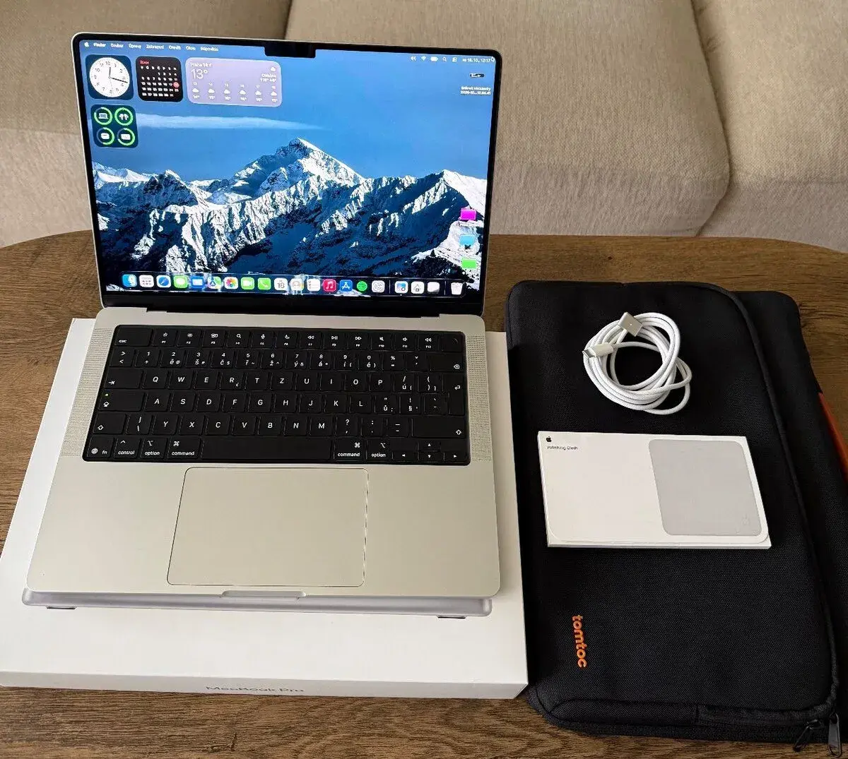 MacBook Pro 14" M5 2025 stříbrný - Zánovní - Záruka