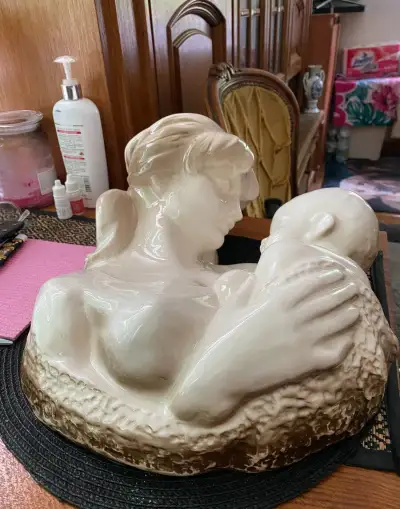 porcelánové sošky značené
