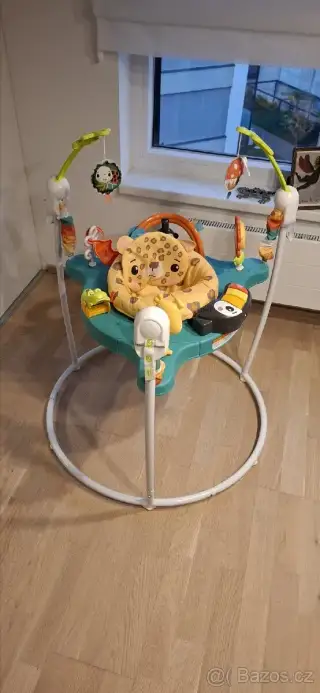 Fisher-Price Jumperoo skákací a hrací centrum pro miminko.