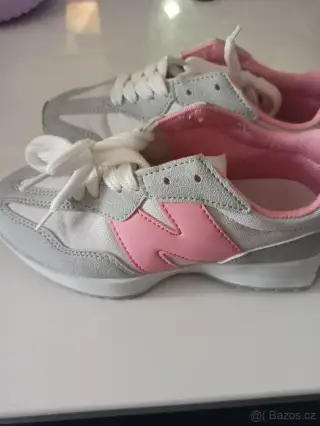 Dívčí botasky New balance vel.31