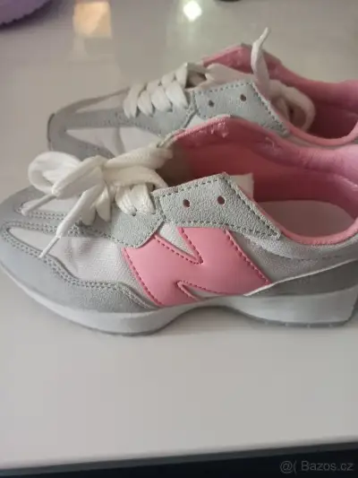 Dívčí botasky New balance vel.31