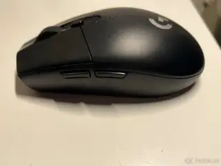 Logitech G305 cerna