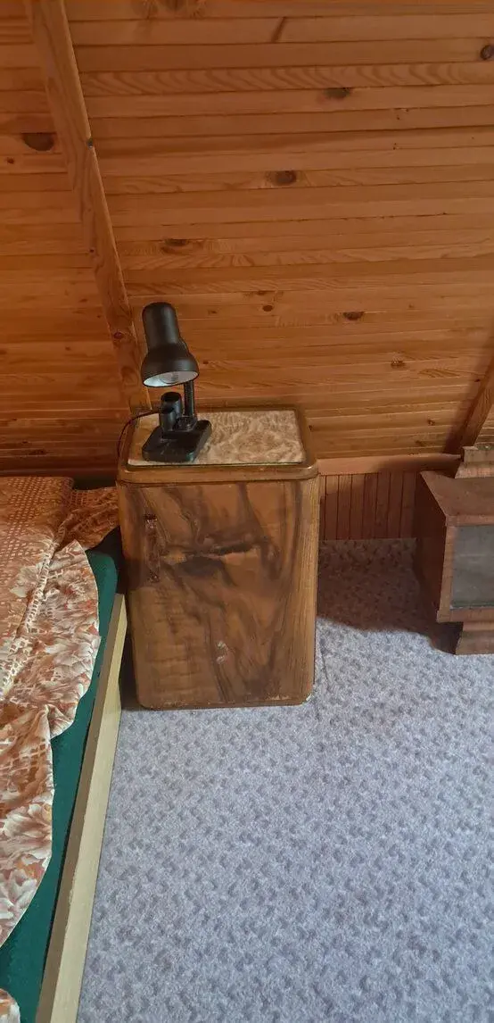 Noční stolky /odkládací stolky