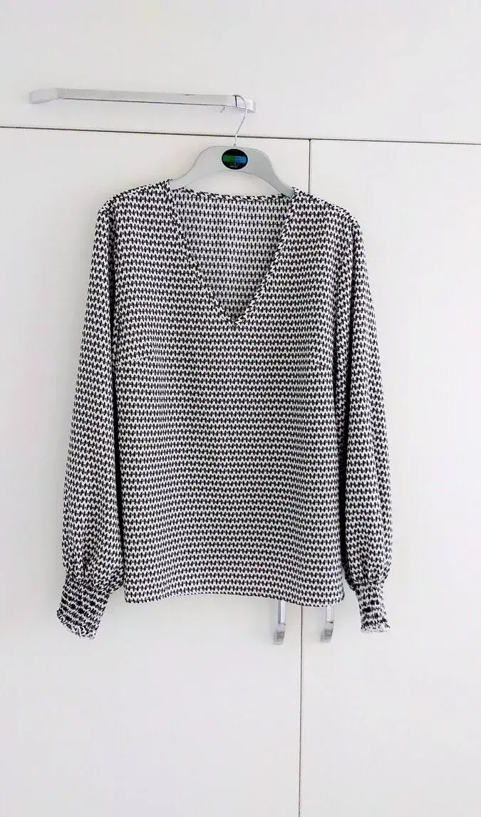 Elegantní halenka vel 40/42