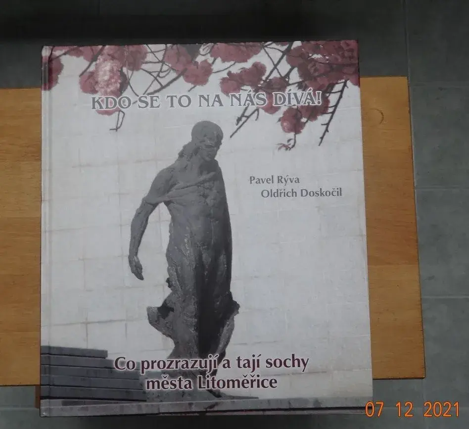 Nová Kniha Kdo se to na dívá město Litoměřice.