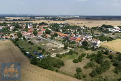 Prodej pozemku (1 265 m2), Veliká Ves