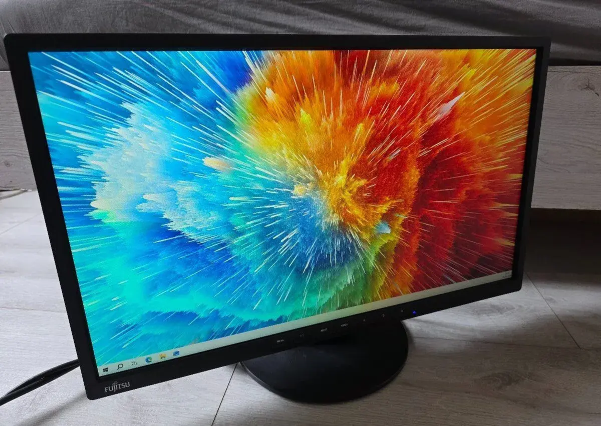 Fujitsu E22-8 TS Pro - 21,5" / 22" FHD IPS, 5ms DP