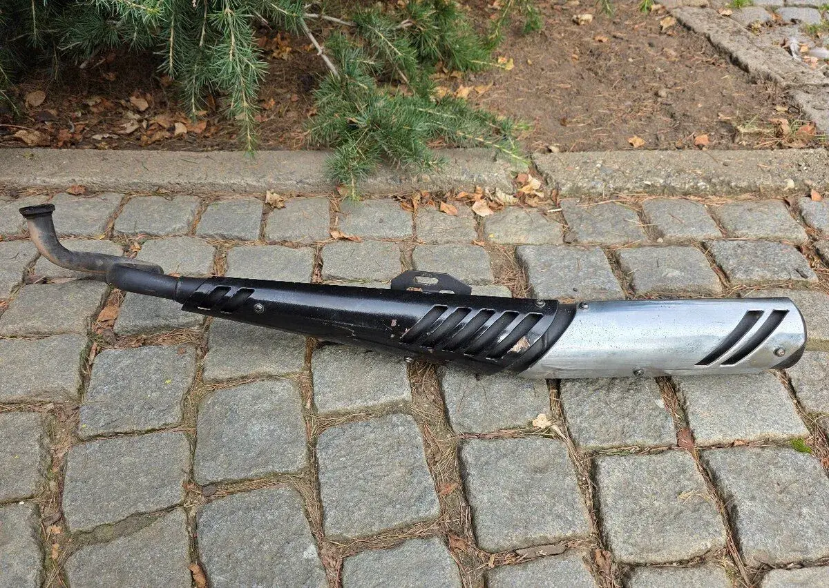 Výfuk na manet korado