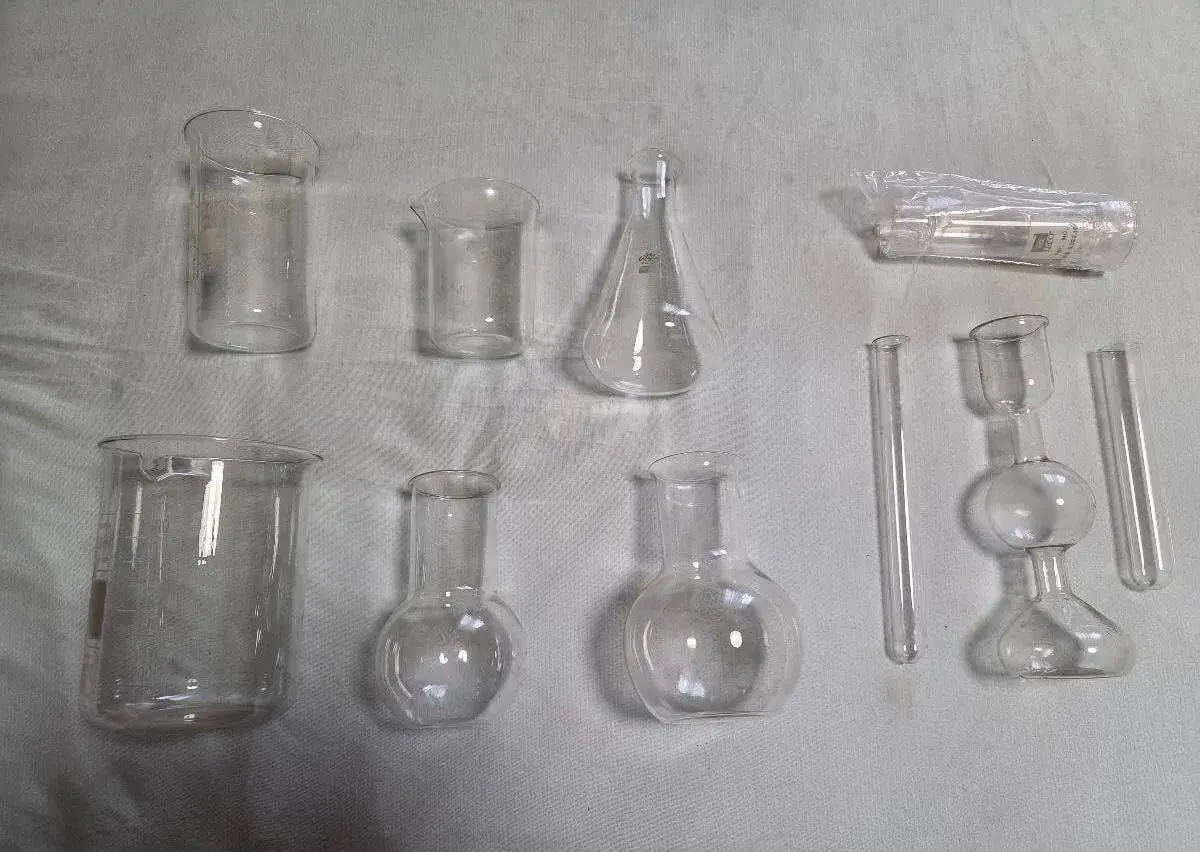 Mix 7 baněk laboratorního skla + bonus navíc