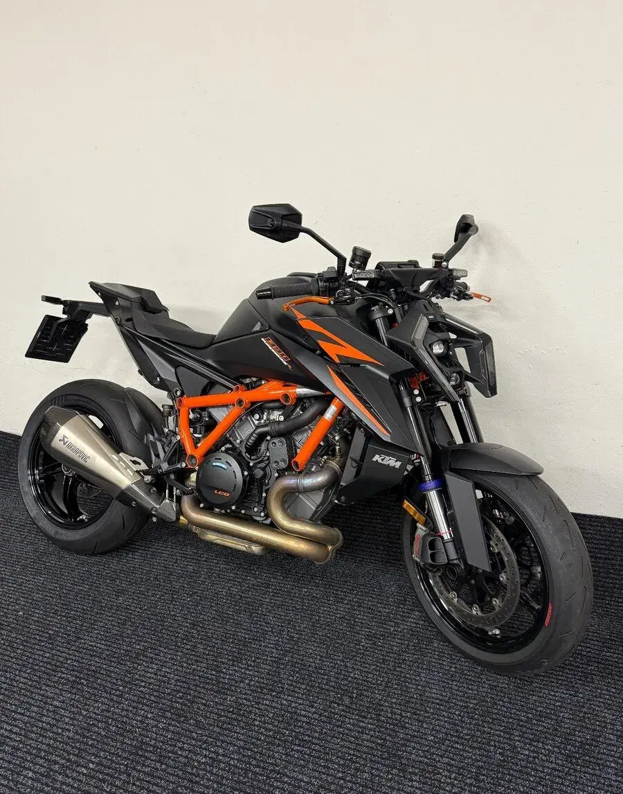 KTM 1390 SuperDuke EVO DPH AKRAPOVIC ZÁRUKA