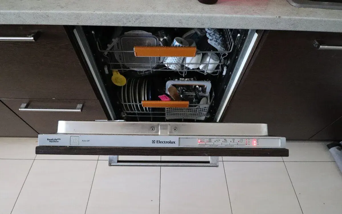 Vestavná myčka Electrolux XXL 60cm