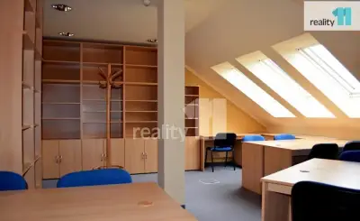 Pronájem kanceláře, Karlovy Vary, 33m2