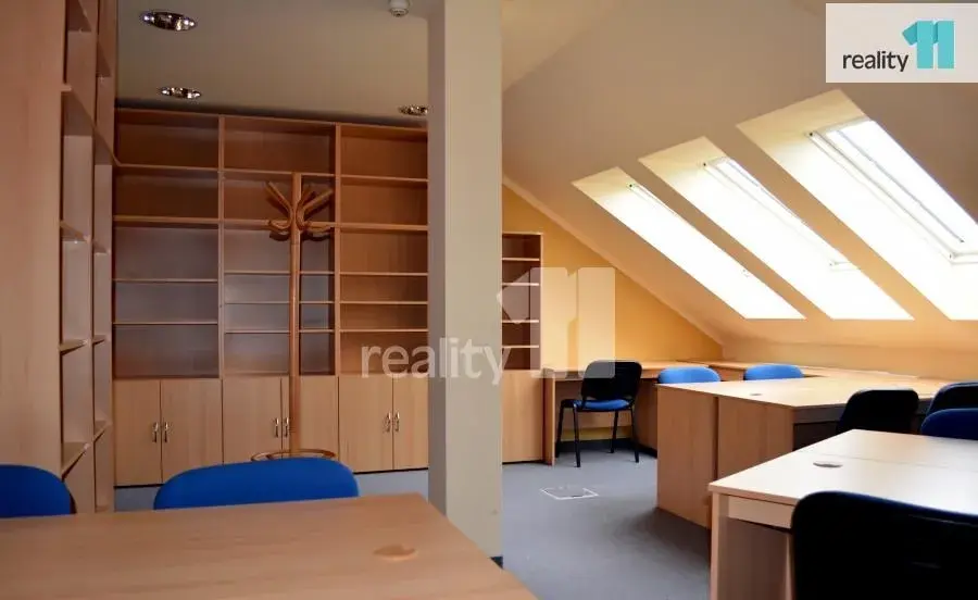 Pronájem kanceláře, Karlovy Vary, 33m2