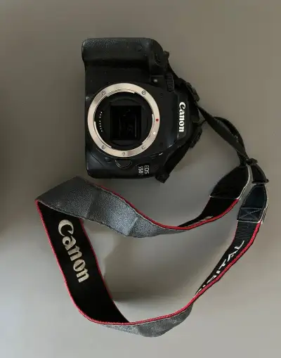 Zrcadlovka Canon EOS 550D