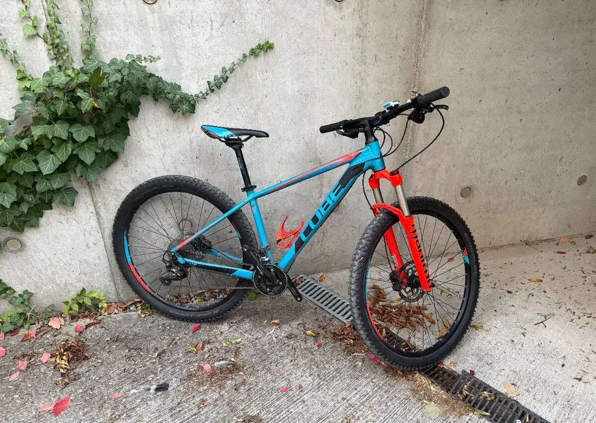 Cube Attention 27,5" – Deore 2×10, Manitou Markhor