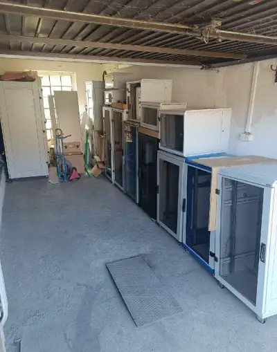rozvaděč, serverová skříň, rack