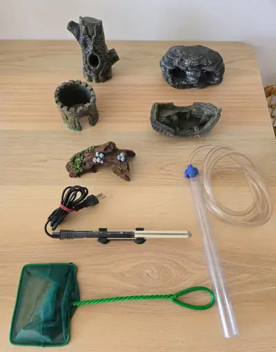 Akvarijní dekorace + topna spirala a dalsi