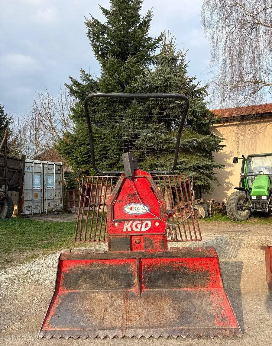 Naviják za traktor KGD 7T -krásný stav—silný a robustní—