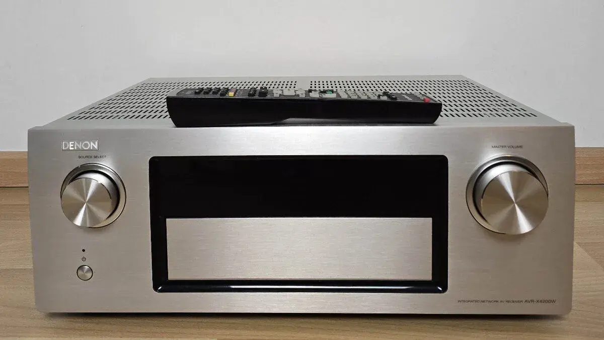 Denon AVR-X4200w / Dolby Atmos , Bluetooth a WiFi ,USB Phono