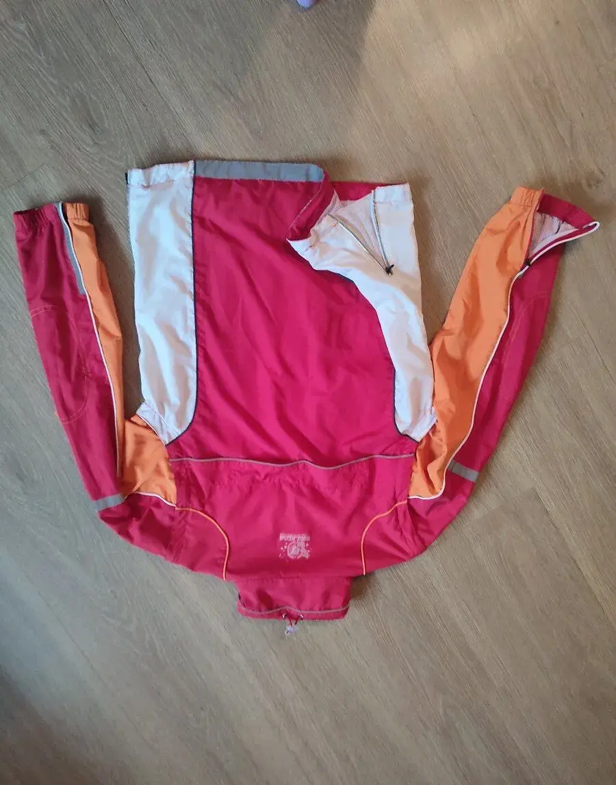 Bunda, větrovka, vel.tak 38. Krásná. Délka 69cm, obvod 90cm.