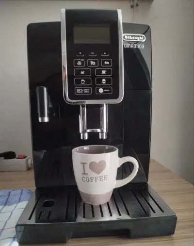 Kávovar DeLonghi