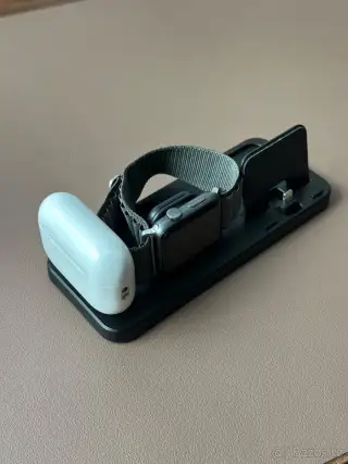 Nabíjecí stojánek 3v1 pro Apple