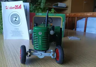 KOVAP Zetor 25A - Legendární plechový traktor - NOVÝ