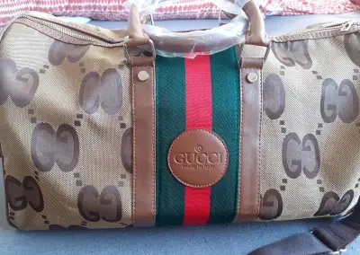 Cestovní taška Gucci hnědá