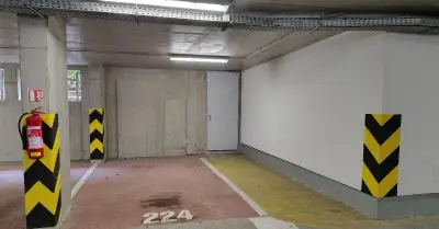 Pronájem garážového stání Prosek Střížkov - Makedonská
