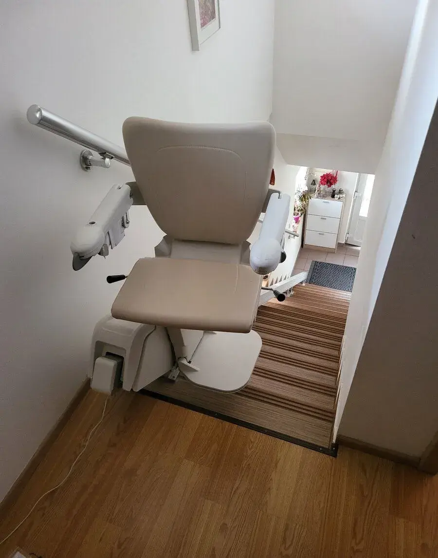 🏡Schodišťová sedačka / výtah schodolez -montáž v celé ČR🛠️