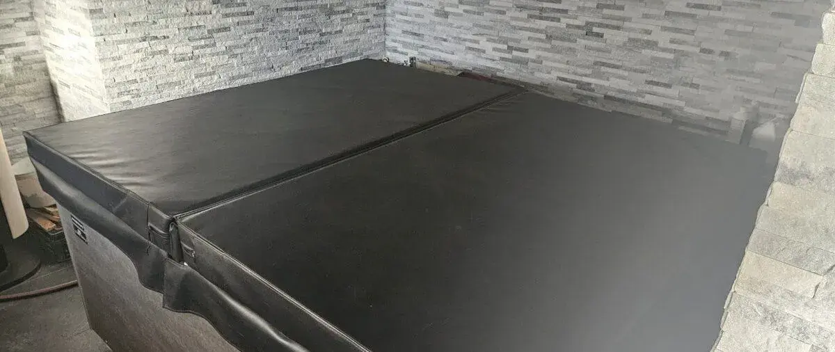 Kvalitní kožený termokryt na vířivku 210x180cm